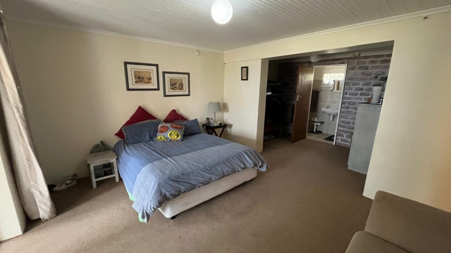 6 Bedroom Property for Sale in Oyster Bay Eastern Cape